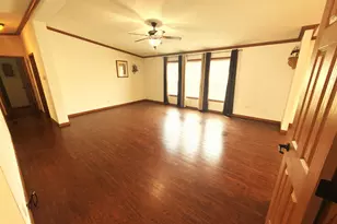 537 Park Ave, Belvidere, IL 61008 - Photo 3