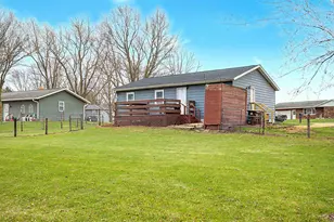 208 W Garfield St, Pearl City, IL 61062 - Photo 25