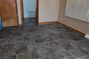 694 Montgomery Ave, East Dubuque, IL 61025 - Photo 5