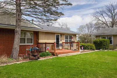 1712 Manchester, South Beloit, IL 61080 - Photo 5