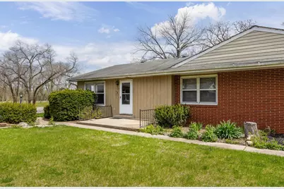 1712 Manchester, South Beloit, IL 61080 - Photo 7