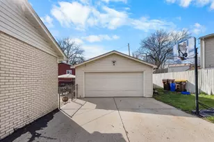 2931 N Moor Dr, Rockford, IL 61109 - Photo 3