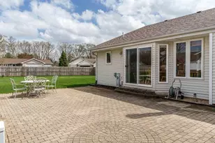 537 Byrnes Dr, Rockton, IL 61072 - Photo 5