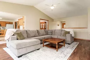 537 Byrnes Dr, Rockton, IL 61072 - Photo 15