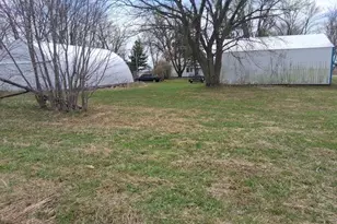 827 N 3450th Roads, Utica, IL 61373 - Photo 5