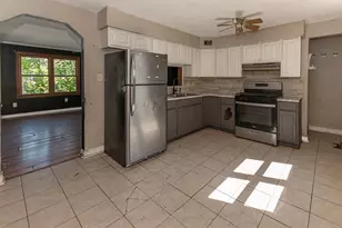2717 Kinsey St, Rockford, IL 61109 - Photo 3