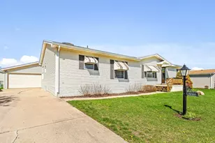 8686 Dutch Elm Ct, Roscoe, IL 61073 - Photo 3