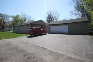 1424 N Day Ave, Rockford, IL 61101 - Photo 3