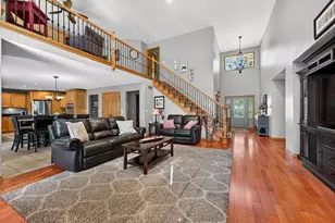 1354 University Dr, Rockford, IL 61107 - Photo 3