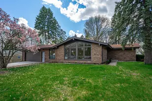 5075 Welsh Rd, Rockford, IL 61107 - Photo 3