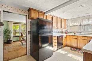 625 W Hurlbut Ave, Belvidere, IL 61008 - Photo 17