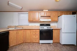 1202 Spring Cir, Belvidere, IL 61008 - Photo 5