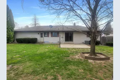 445 Peach Street, East Dubuque, IL 61025 - Photo 3