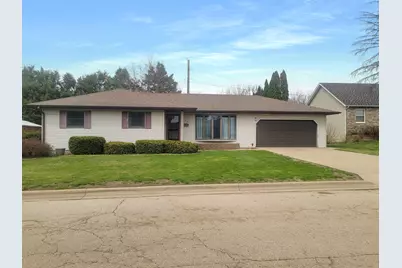 445 Peach Street, East Dubuque, IL 61025 - Photo 1