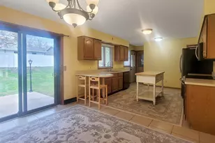 445 Peach St, East Dubuque, IL 61025 - Photo 11