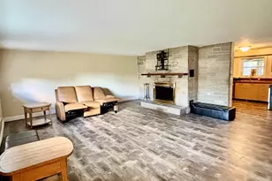 107 Doresella St, Loves Park, IL 61111 - Photo 3