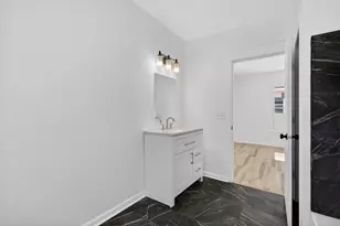 1111 Loomis St, Rockford, IL 61102 - Photo 21