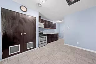 345 S Memorial Ave, Rockford, IL 61102 - Photo 21