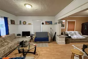 211 Adams St, Rockford, IL 61107 - Photo 9