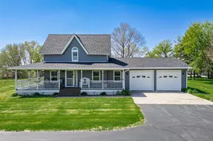 34007 Pearl St, Kirkland, IL 60146 - Photo 1