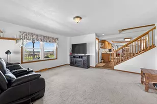 34007 Pearl St, Kirkland, IL 60146 - Photo 9