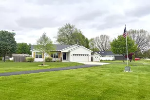 805 E Market St, Hennepin, IL 61327 - Photo 25