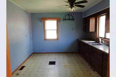106 W Second Street, Leaf River, IL 61047 - Photo 11