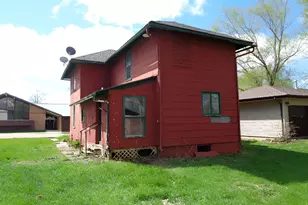 106 W 2nd St, Leaf River, IL 61047 - Photo 5
