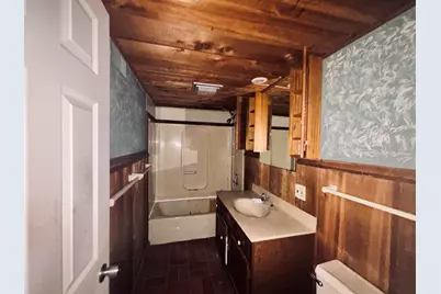 1331 W Logan Street, Freeport, IL 61032 - Photo 15