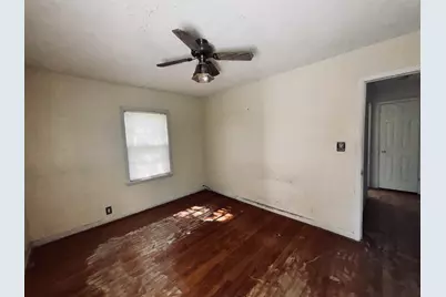 1331 W Logan Street, Freeport, IL 61032 - Photo 25