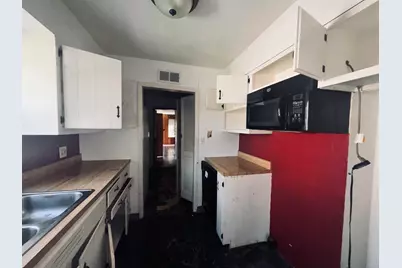 1331 W Logan Street, Freeport, IL 61032 - Photo 7