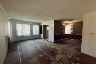 1331 W Logan St, Freeport, IL 61032 - Photo 9