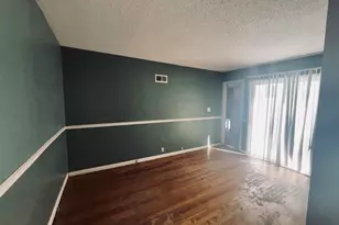 1331 W Logan St, Freeport, IL 61032 - Photo 5