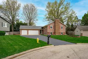 5965 Chandler Dr, Rockford, IL 61114 - Photo 3