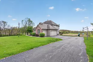 6957 E Wildwood Rd, Stillman Valley, IL 61084 - Photo 3