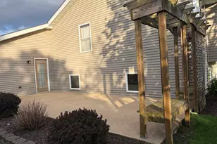532 Autumnwolf Dr, Davis Junction, IL 61020 - Photo 5