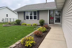 532 Autumnwolf Dr, Davis Junction, IL 61020 - Photo 3