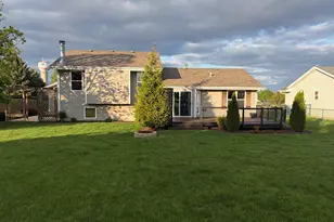 532 Autumnwolf Dr, Davis Junction, IL 61020 - Photo 7