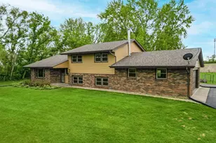 10160 Cemetery Rd, Pecatonica, IL 61063 - Photo 3