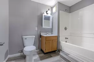 1015 N Winnebago St, Rockford, IL 61103 - Photo 7