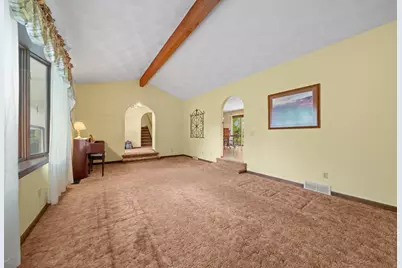 2600 East Ct, Belvidere, IL 61008 - Photo 7