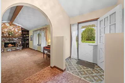 2600 East Ct, Belvidere, IL 61008 - Photo 9