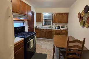 422 S Henrietta Ave, Rockford, IL 61102 - Photo 9