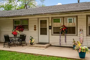 422 S Henrietta Ave, Rockford, IL 61102 - Photo 25