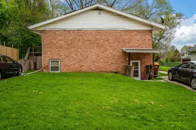422 S Henrietta Avenue, Rockford, IL 61102 - Photo 3