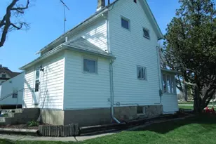 705 W Main, Warren, IL 61087 - Photo 3