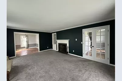253 Park Crest Dr, Freeport, IL 61032 - Photo 9