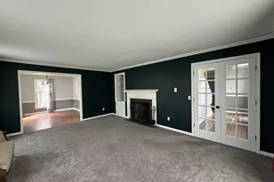 253 Park Crest Dr, Freeport, IL 61032 - Photo 9