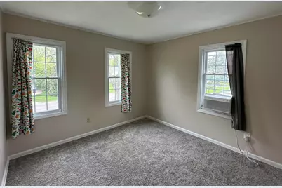 253 Park Crest Dr, Freeport, IL 61032 - Photo 37