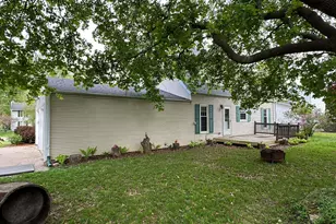 253 Park Crest Dr, Freeport, IL 61032 - Photo 55